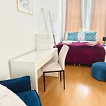 The Rose Apartment - Near Schoenbrunn Palace